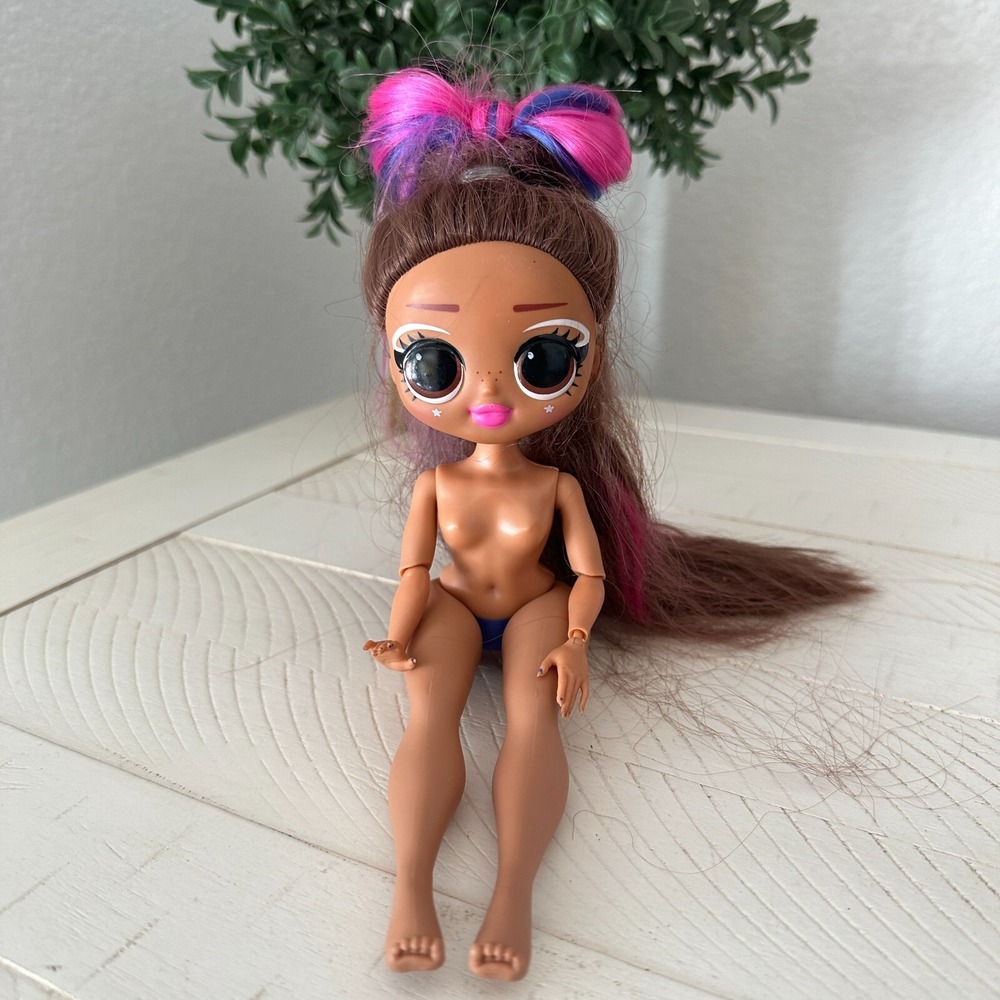 LOL Surprise OMG Sports Cheer Diva, Pink and Blue, Long‎ Ponytail - DOLL ONLY